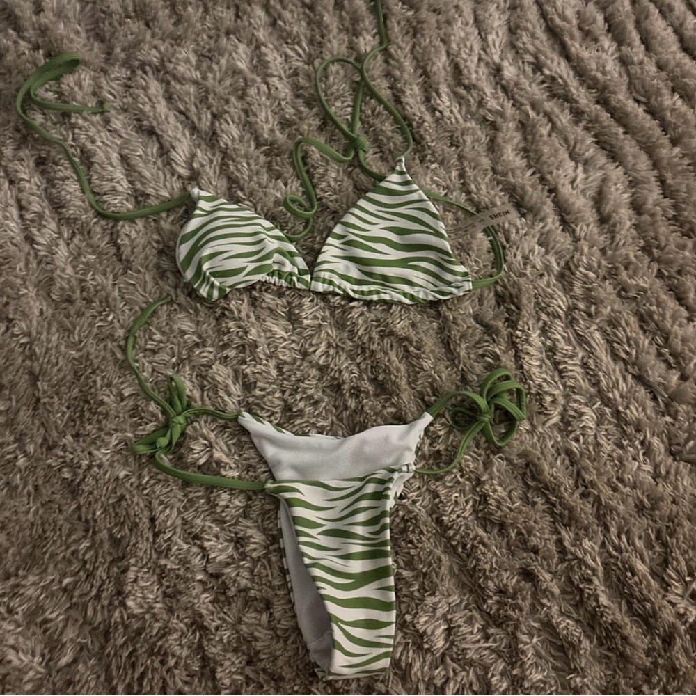 SHEIN Leafy Green and White Bikini Set
